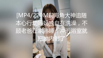 [MP4/ 741M] 风骚人妻露脸在家伺候两个小哥激情啪啪，前插后入爆草蹂躏激情上位让小哥玩奶子