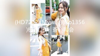 邻居家三姐妹和她妈妈洗澡全部被我偷拍,回家对着三姐妹一人撸了一发 (2)