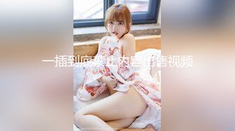 菜原菜菜子在奶吧服务了一个男人，把她凸出的乳头塞到他的脸上。