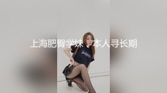 年轻嫩嫩小女生一袭长裙到酒店约会，稚嫩风情很容易让人冲动硬，抱在怀里爱抚把美腿扛在肩上抽插深入