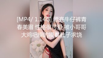 ：❤️√两男一女晚上吃烧烤摸鸡鸡 迫不及待回宿舍3P大战 场面很淫荡~舌吻吃鸡 舔穴抠逼 简直不要不要的