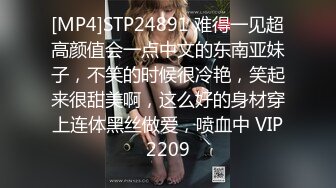 骚货女友翘屁股