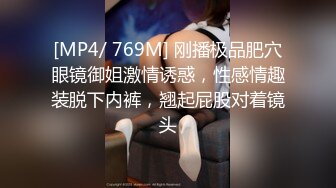 极品喷水女王，老公不在家，一个人直播给狼友看，道具自慰白浆流出