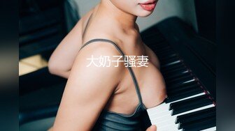 知名卖场被粉丝认出 为回馈粉丝美乳主播爽快答应带回家抽插 『无套』摇起来 竟然还不小心把精液吞进去 高清1080P版