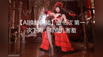 从她的角色扮演中释放出她柔软的乳房并将它们挤到你的脸上。